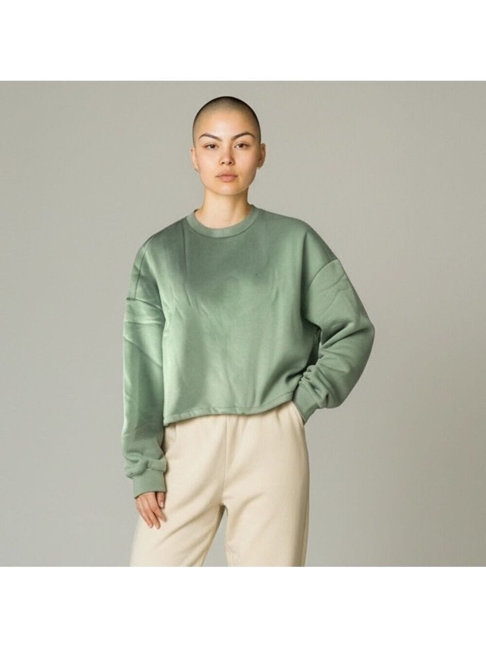 𝅺CALI BE Light Green Cropped Cinch Long Sleeve Sweatshirt Crewneck Size M